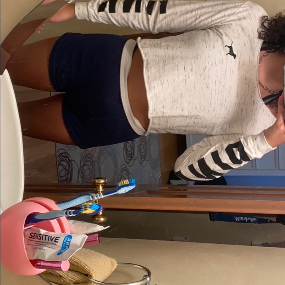 Cropped pink long sleeve